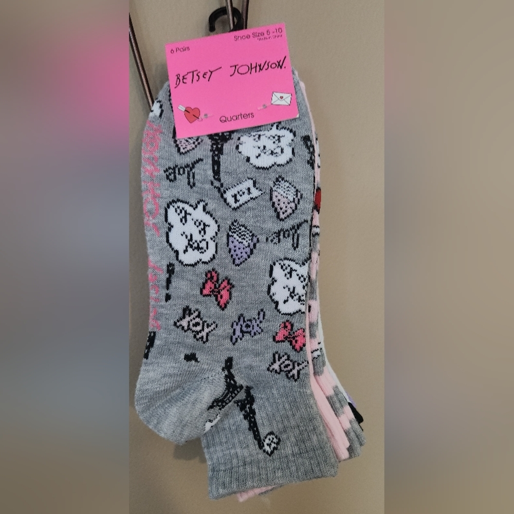 Betsey Johnson Socks NWT 6 Pack